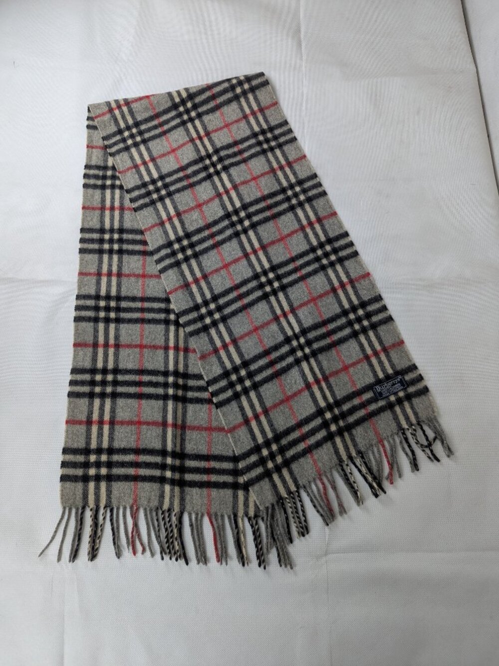 Authentic Burberry 100% Cashmere Nova Check Gray Scarf Unisex - Picture 4 of 8